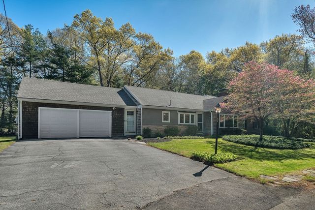 92 Norlen Park, Bridgewater, MA 02324