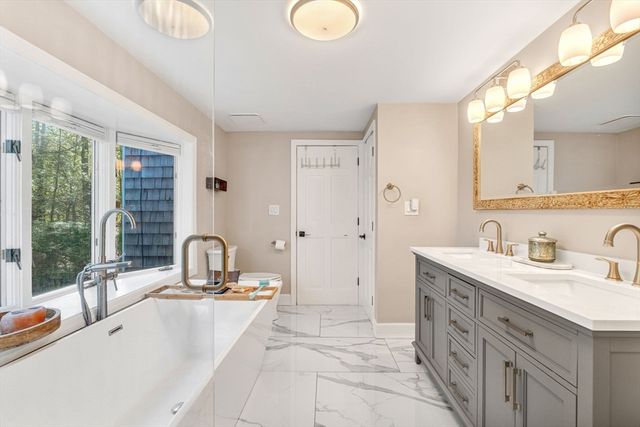 92 Norlen Park, Bridgewater, MA 02324