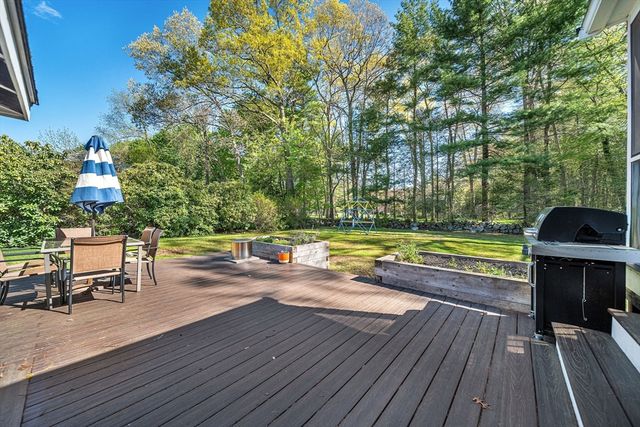 92 Norlen Park, Bridgewater, MA 02324