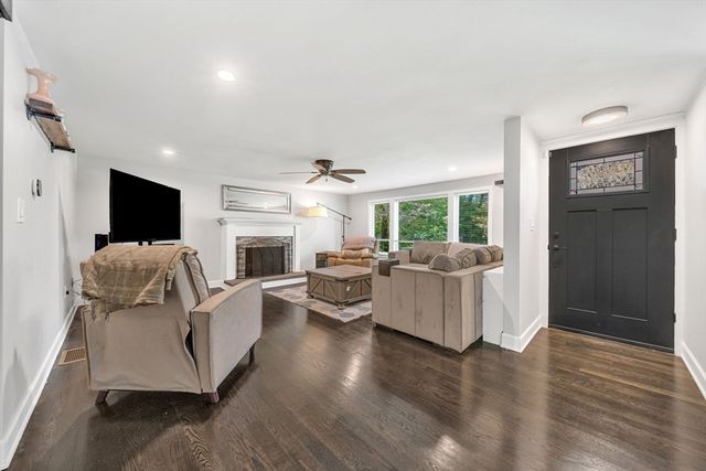 92 Norlen Park, Bridgewater, MA 02324