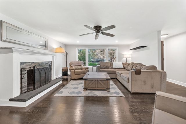 92 Norlen Park, Bridgewater, MA 02324