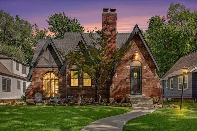 7559 Grand Avenue, Kansas City, MO 64114