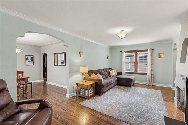 7559 Grand Avenue, Kansas City, MO 64114