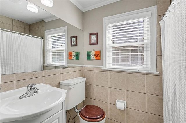 7559 Grand Avenue, Kansas City, MO 64114