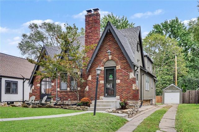 7559 Grand Avenue, Kansas City, MO 64114
