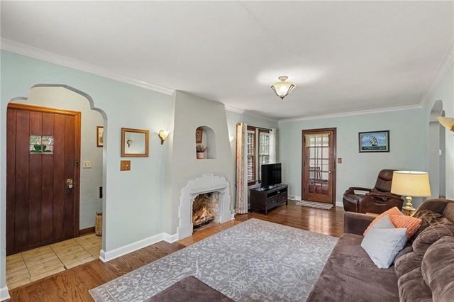7559 Grand Avenue, Kansas City, MO 64114
