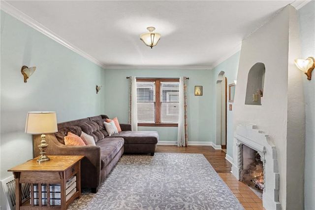 7559 Grand Avenue, Kansas City, MO 64114