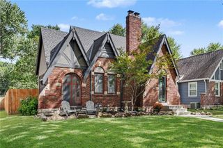 7559 Grand Avenue, Kansas City, MO 64114