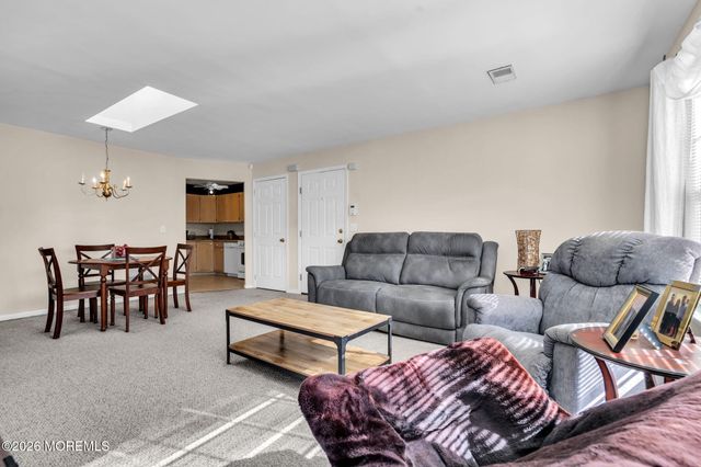 158 Harlequin Glade, Bayville, NJ 08721