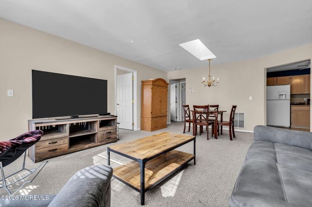 158 Harlequin Glade, Bayville, NJ 08721