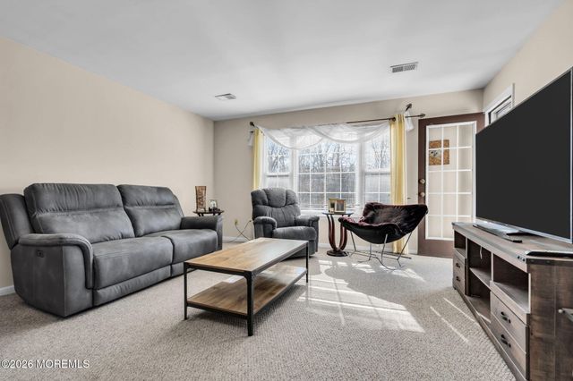 158 Harlequin Glade, Bayville, NJ 08721