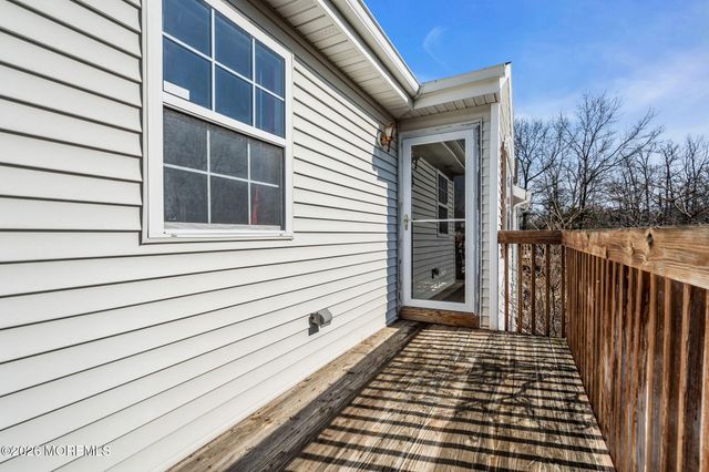 158 Harlequin Glade, Bayville, NJ 08721