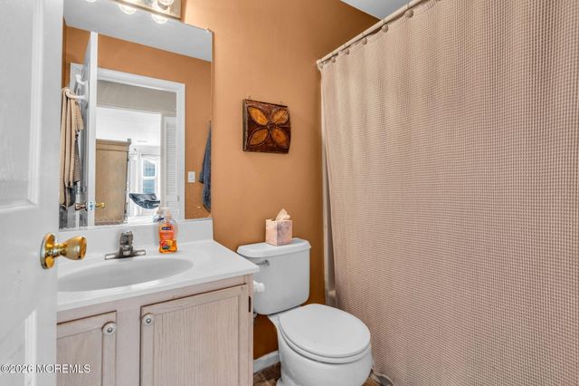 158 Harlequin Glade, Bayville, NJ 08721