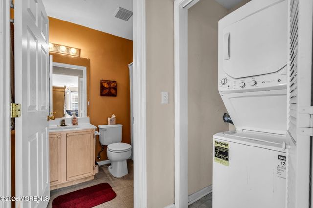 158 Harlequin Glade, Bayville, NJ 08721