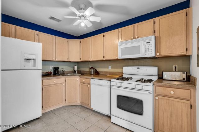 158 Harlequin Glade, Bayville, NJ 08721