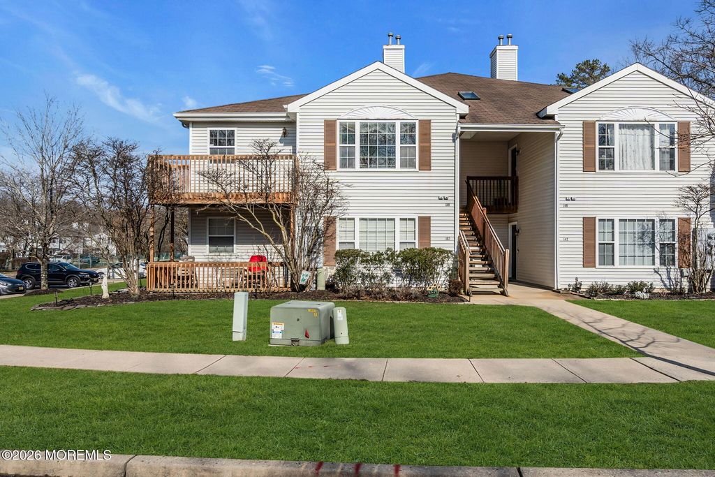 158 Harlequin Glade, Bayville, NJ 08721