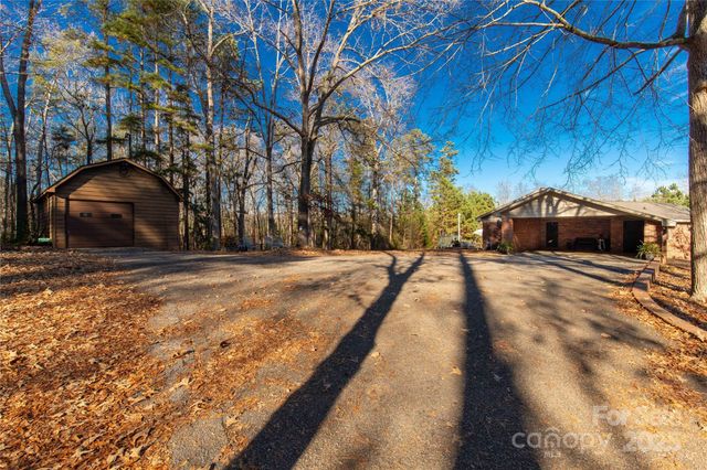 2570 Pineview Drive, Lancaster, SC 29720