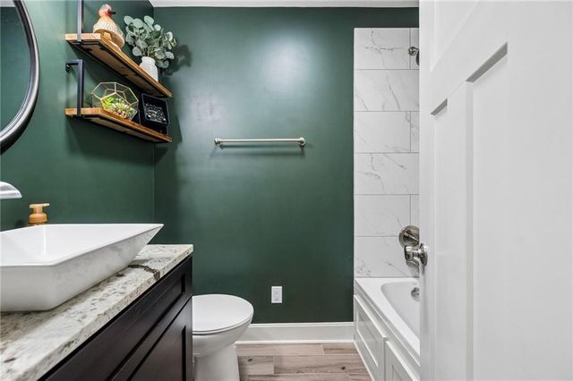 301 NW 179th Street, Smithville, MO 64089