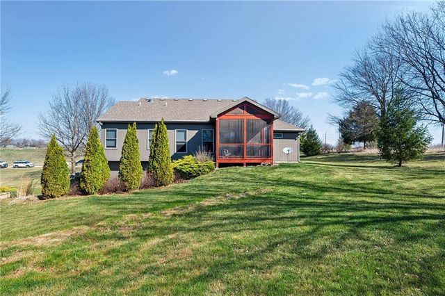 301 NW 179th Street, Smithville, MO 64089