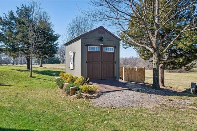 301 NW 179th Street, Smithville, MO 64089