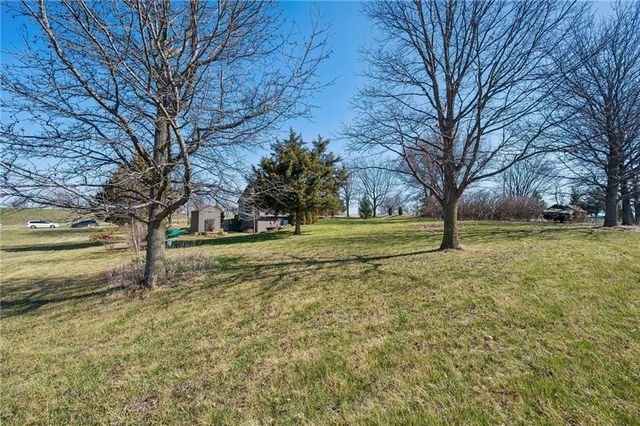301 NW 179th Street, Smithville, MO 64089