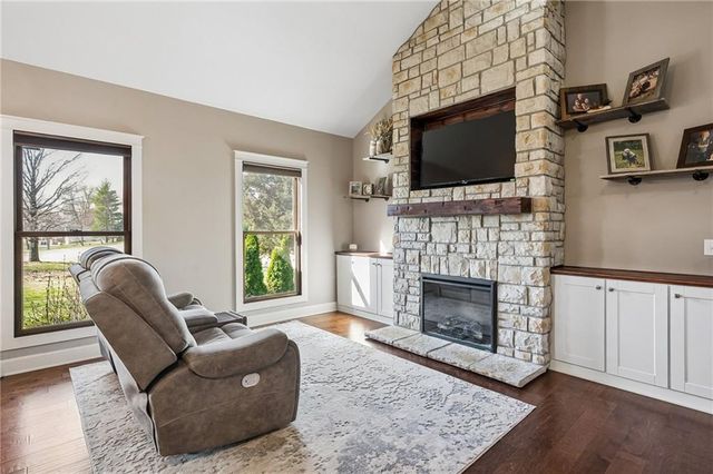 301 NW 179th Street, Smithville, MO 64089