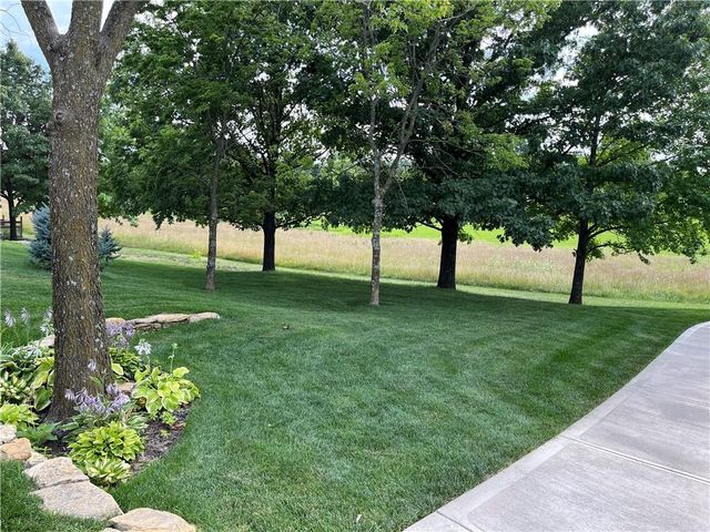 301 NW 179th Street, Smithville, MO 64089