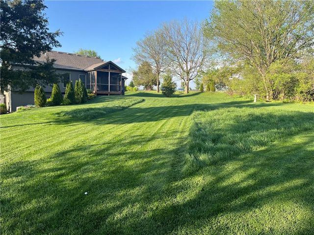 301 NW 179th Street, Smithville, MO 64089
