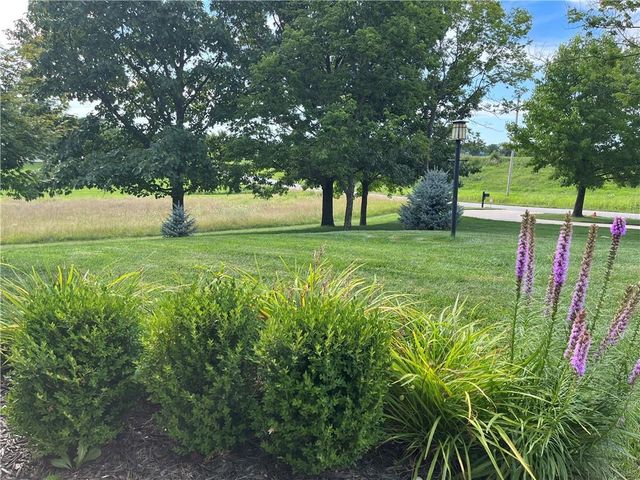 301 NW 179th Street, Smithville, MO 64089