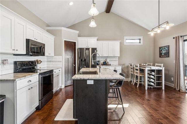 301 NW 179th Street, Smithville, MO 64089