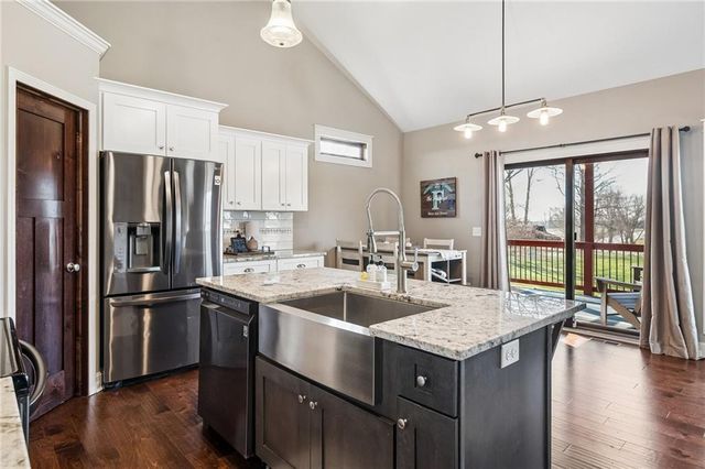 301 NW 179th Street, Smithville, MO 64089