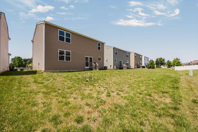 1198 Snipe View Loop E, Blacklick, OH 43004