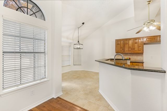 702 Giltin Court, Arlington, TX 76006