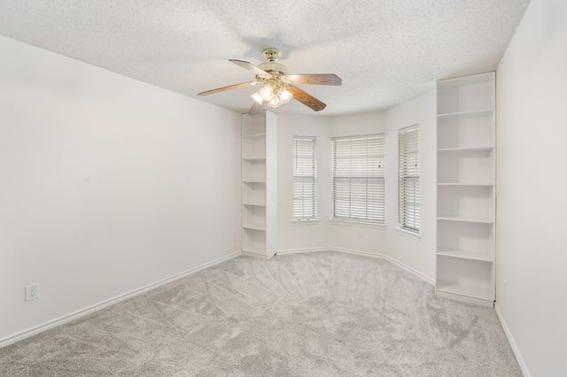 702 Giltin Court, Arlington, TX 76006