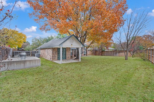 702 Giltin Court, Arlington, TX 76006