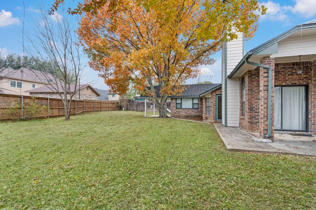 702 Giltin Court, Arlington, TX 76006