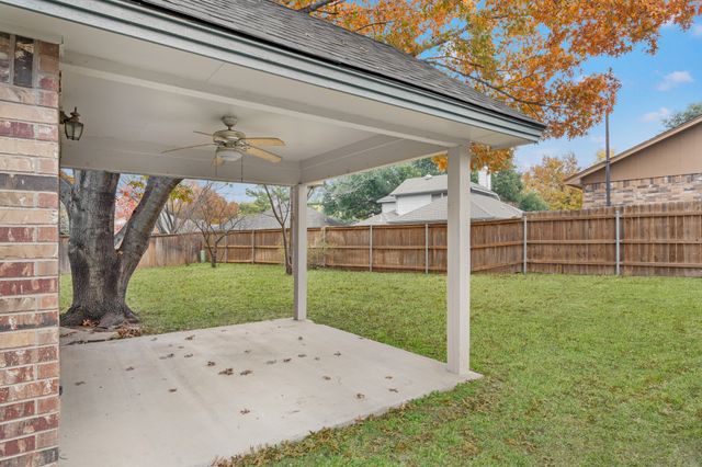 702 Giltin Court, Arlington, TX 76006