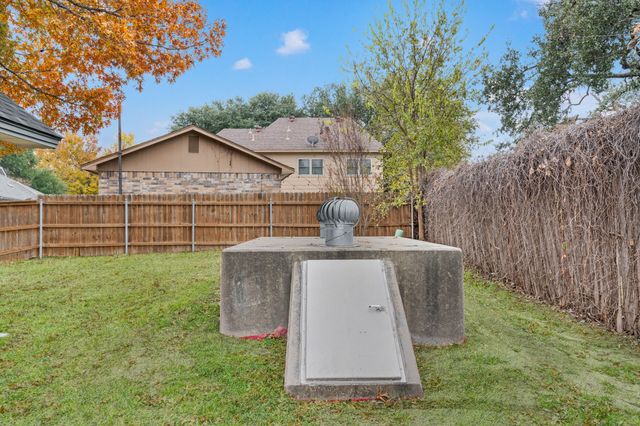 702 Giltin Court, Arlington, TX 76006