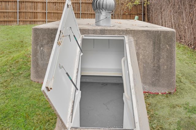 702 Giltin Court, Arlington, TX 76006