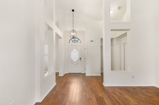 702 Giltin Court, Arlington, TX 76006