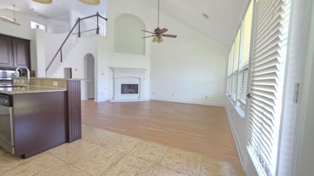 11516 Round Leaf Drive, Fort Worth, TX 76244