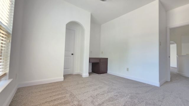 11516 Round Leaf Drive, Fort Worth, TX 76244
