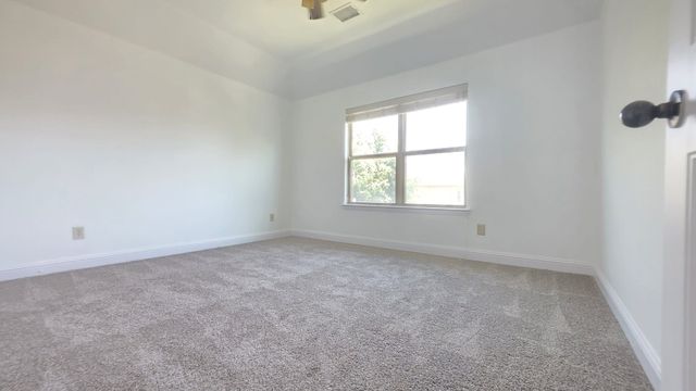 11516 Round Leaf Drive, Fort Worth, TX 76244