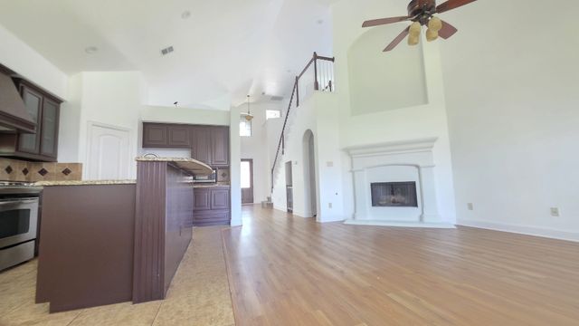 11516 Round Leaf Drive, Fort Worth, TX 76244