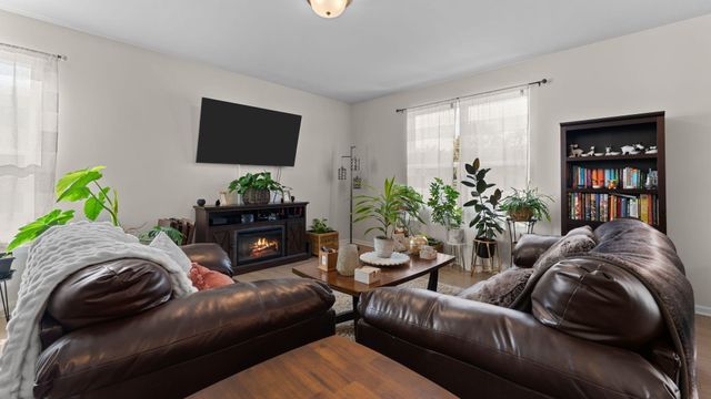 10196 Meadowmere Place, York Twp, MI 48176