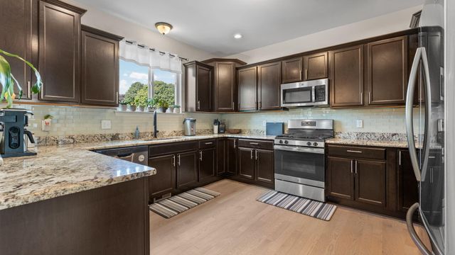 10196 Meadowmere Place, York Twp, MI 48176