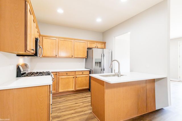 56659 Long Island Drive 133, Shelby Twp, MI 48316