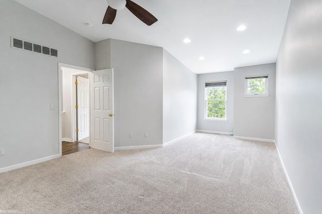 56659 Long Island Drive 133, Shelby Twp, MI 48316