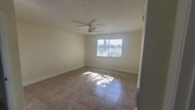 5011 WILES Road 104, Coconut Creek, FL 33073