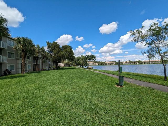 5011 WILES Road 104, Coconut Creek, FL 33073